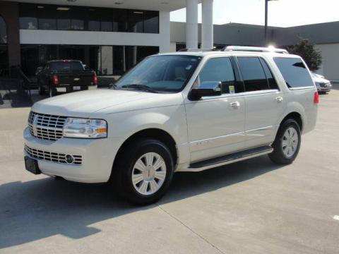 White Chocolate Tri Coat Lincoln Navigator Luxury.  Click to enlarge.