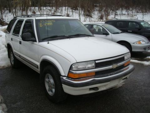 Summit White Chevrolet Blazer LS 4x4.  Click to enlarge.