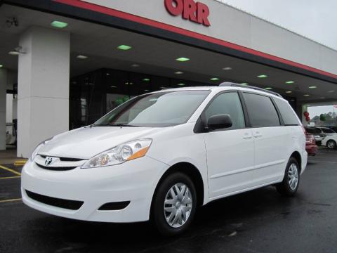 Super White Toyota Sienna LE.  Click to enlarge.