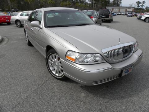 Silver Birch Metallic Lincoln Town Car Signature.  Click to enlarge.