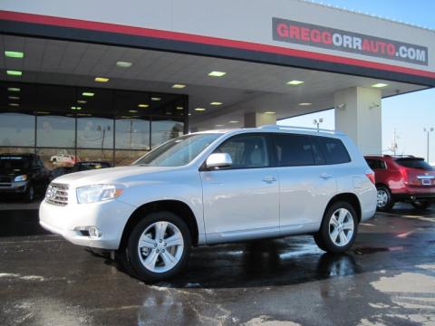 Classic Silver Metallic Toyota Highlander Limited.  Click to enlarge.