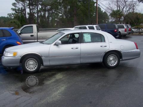 Silver Frost Metallic Lincoln Town Car Executive.  Click to enlarge.