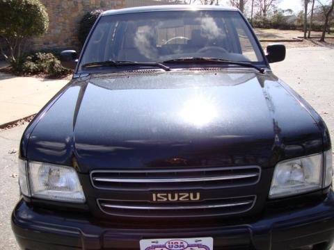 Ebony Black Isuzu Trooper Limited.  Click to enlarge.