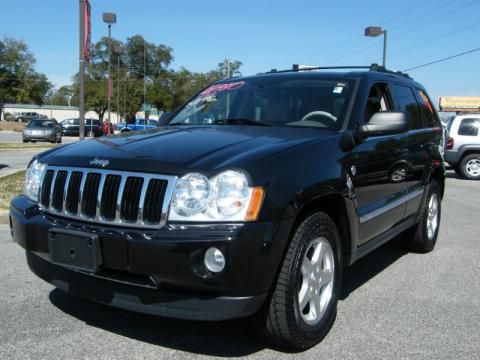 Brilliant Black Crystal Pearl Jeep Grand Cherokee Limited 4x4.  Click to enlarge.