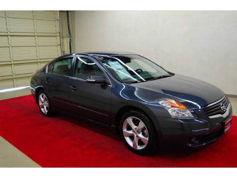 Dark Slate Metallic Nissan Altima 3.5 SE.  Click to enlarge.