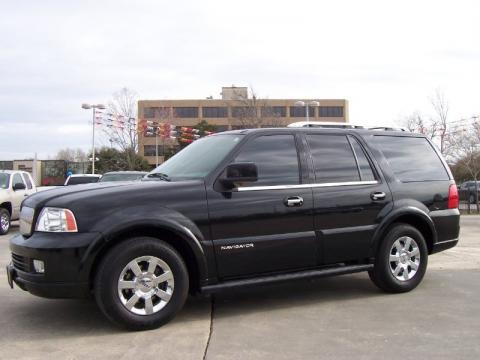 Black Lincoln Navigator Luxury.  Click to enlarge.