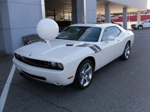 Stone White Dodge Challenger R/T.  Click to enlarge.
