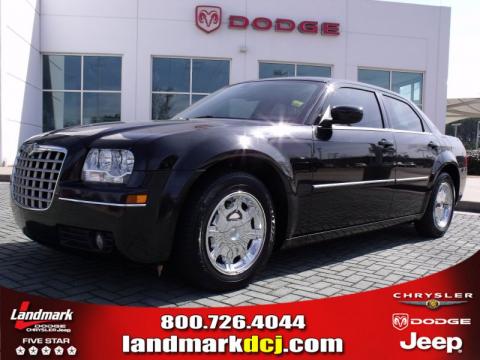Brilliant Black Crystal Pearl Chrysler 300 Limited.  Click to enlarge.