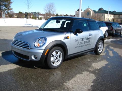 Pure Silver Metallic Mini Cooper Hardtop.  Click to enlarge.