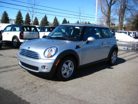 Pure Silver Metallic Mini Cooper Hardtop.  Click to enlarge.