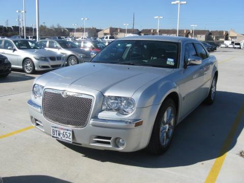Bright Silver Metallic Chrysler 300 C HEMI.  Click to enlarge.