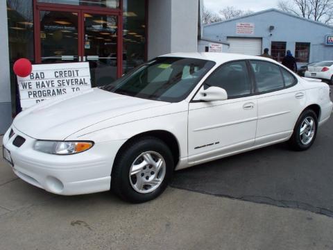 Ivory White Pontiac Grand Prix SE Sedan.  Click to enlarge.