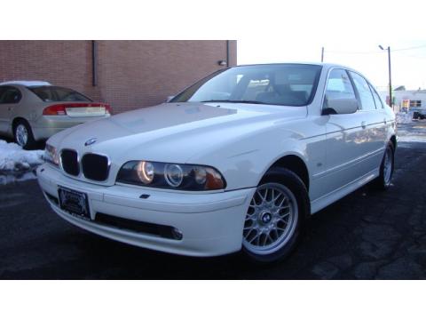 Alpine White BMW 5 Series 525i Sedan.  Click to enlarge.