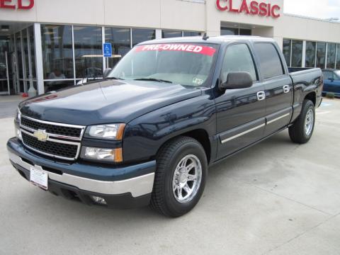 Dark Blue Metallic Chevrolet Silverado 1500 Classic LT Crew Cab.  Click to enlarge.
