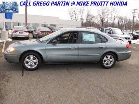 Light Tundra Metallic Ford Taurus SE.  Click to enlarge.