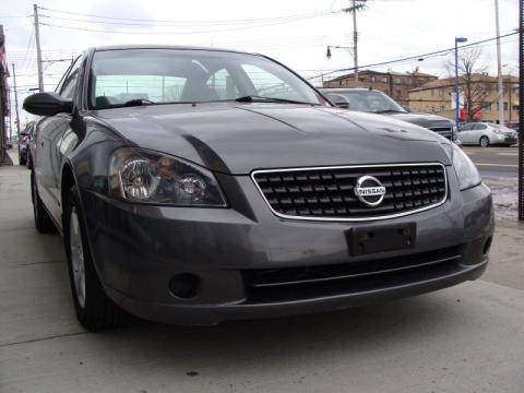 Super Black Nissan Altima 2.5 S Special Edition.  Click to enlarge.