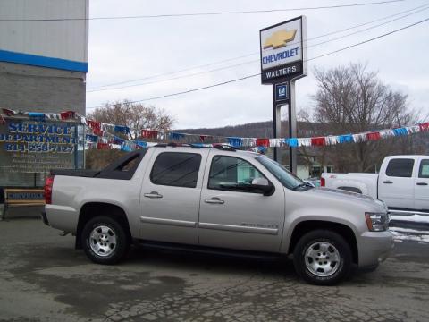 Silver Birch Metallic Chevrolet Avalanche LT 4WD.  Click to enlarge.