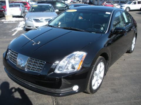 Onyx Black Nissan Maxima 3.5 SE.  Click to enlarge.