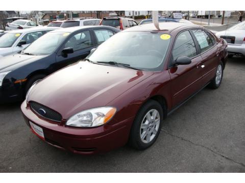 Merlot Metallic Ford Taurus SE.  Click to enlarge.
