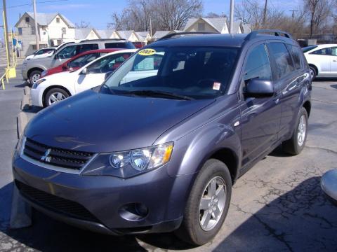 Graphite Gray Pearl Mitsubishi Outlander ES.  Click to enlarge.