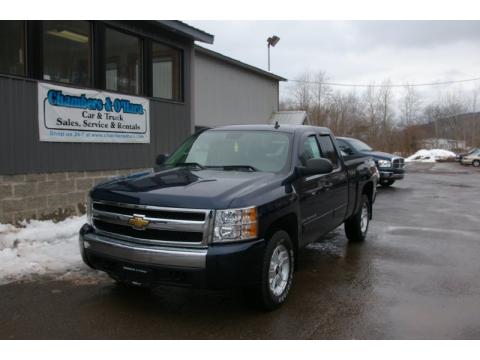 Dark Blue Metallic Chevrolet Silverado 1500 LT Extended Cab 4x4.  Click to enlarge.