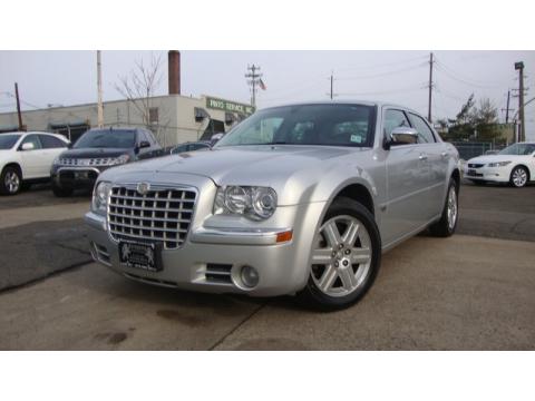 Bright Silver Metallic Chrysler 300 C HEMI AWD.  Click to enlarge.