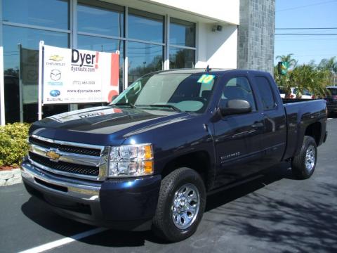 Imperial Blue Metallic Chevrolet Silverado 1500 LS Extended Cab.  Click to enlarge.