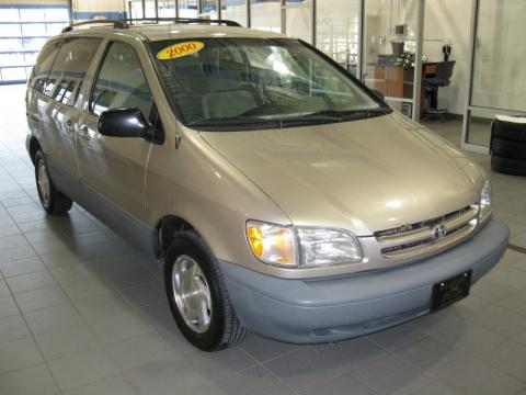 Desert Sand Mica Toyota Sienna LE.  Click to enlarge.