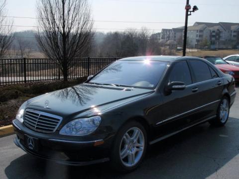 Black Mercedes-Benz S 500 Sedan.  Click to enlarge.