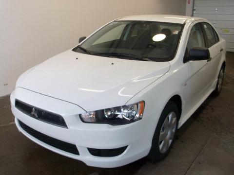 Wicked White Metallic Mitsubishi Lancer DE.  Click to enlarge.