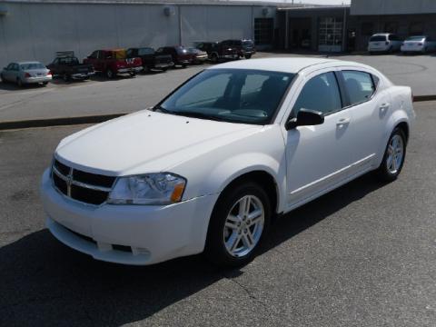 Stone White Dodge Avenger SXT.  Click to enlarge.