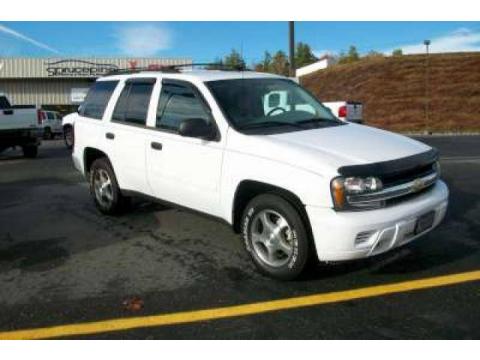 Summit White Chevrolet TrailBlazer LS 4x4.  Click to enlarge.