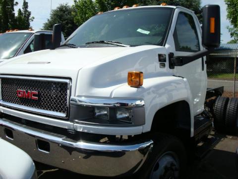 Summit White GMC C Series Topkick C5500 Regular Cab Chassis.  Click to enlarge.