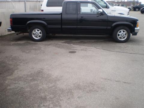 Black Dodge Dakota SLT Extended Cab.  Click to enlarge.