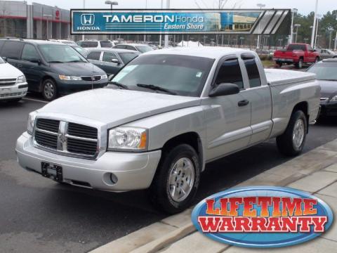 Bright Silver Metallic Dodge Dakota SLT Club Cab.  Click to enlarge.