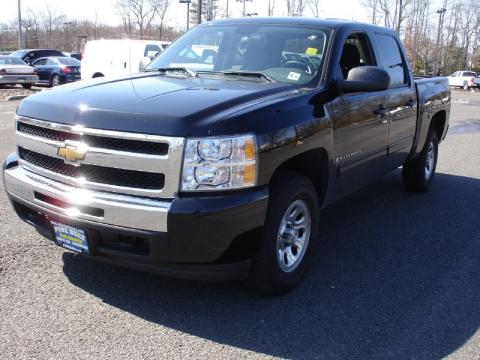 Black Chevrolet Silverado 1500 LT Crew Cab 4x4.  Click to enlarge.