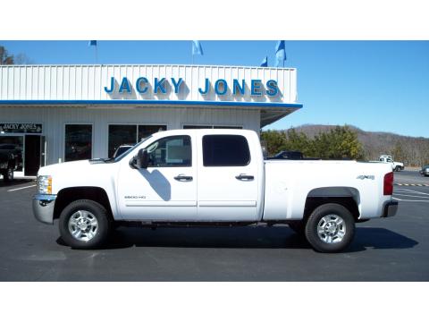 Summit White Chevrolet Silverado 2500HD LT Crew Cab 4x4.  Click to enlarge.