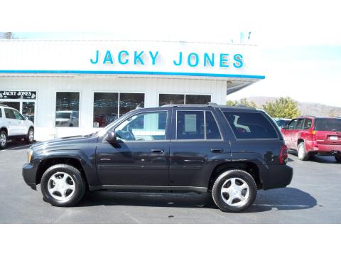 Black Chevrolet TrailBlazer LT 4x4.  Click to enlarge.