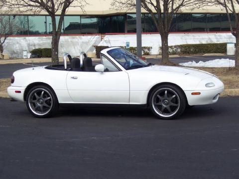 Crystal White Mazda MX-5 Miata Roadster.  Click to enlarge.