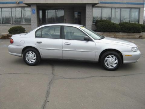 Galaxy Silver Metallic Chevrolet Malibu Sedan.  Click to enlarge.