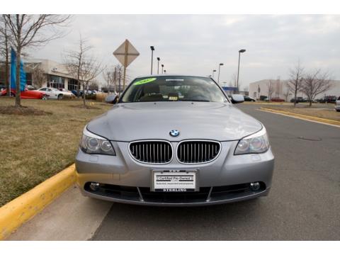 Silver Grey Metallic BMW 5 Series 530i Sedan.  Click to enlarge.
