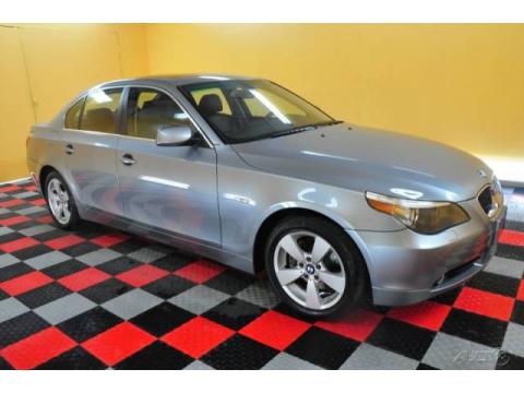 Silver Grey Metallic BMW 5 Series 525xi Sedan.  Click to enlarge.