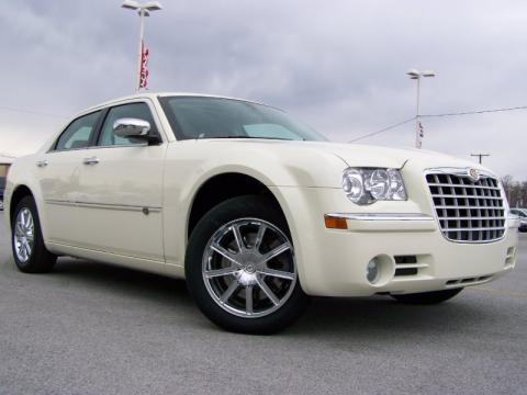 Cool Vanilla White Chrysler 300 C HEMI AWD.  Click to enlarge.