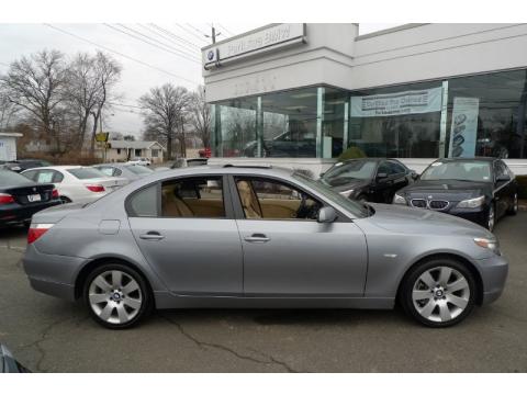 Silver Grey Metallic BMW 5 Series 530xi Sedan.  Click to enlarge.