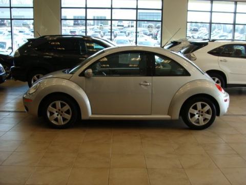 Reflex Silver Volkswagen New Beetle 2.5 Coupe.  Click to enlarge.