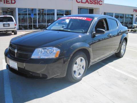 Brilliant Black Crystal Pearl Dodge Avenger SE.  Click to enlarge.