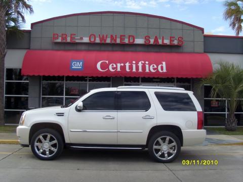 White Diamond Cadillac Escalade AWD.  Click to enlarge.