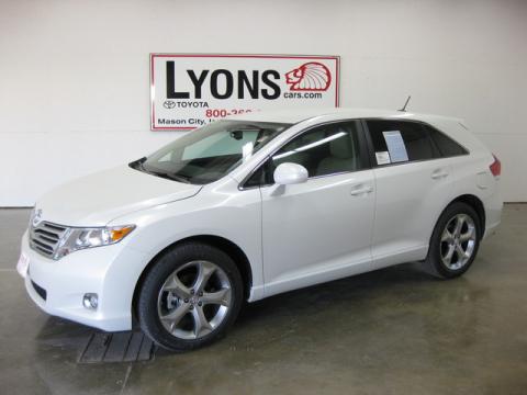 Blizzard Pearl Toyota Venza V6.  Click to enlarge.