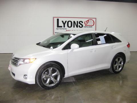 Blizzard Pearl Toyota Venza V6 AWD.  Click to enlarge.
