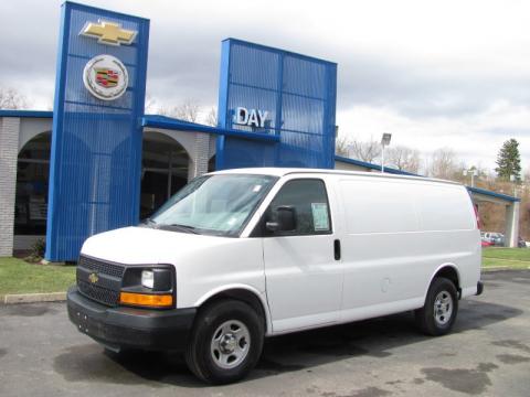 Summit White Chevrolet Express 1500 Cargo Van.  Click to enlarge.